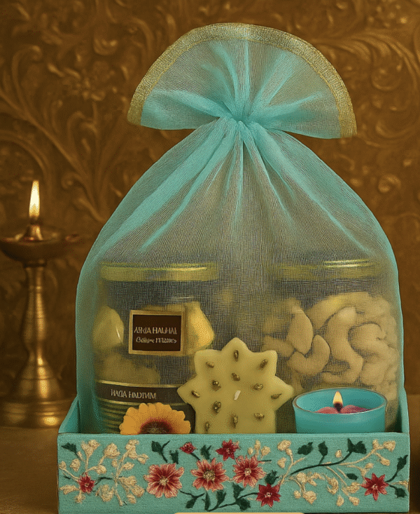 Tanishi Luxury Candles & Kaju Bites Set Gift Hamper– Option A