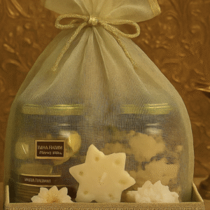 Tanishi Luxury Candles & Kaju Bites Set Gift Hamper – Option B (Trail Mix)